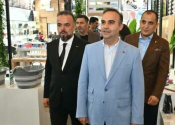 Bakan Kacır, ZUCHEX 36'ıncı Uluslararası Ev ve Mutfak Eşyaları Fuarı'nı ziyaret etti