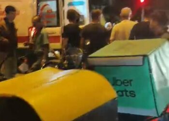 Hafif ticari araç, motosiklete çarptı; 1 ölü, 1 yaralı
