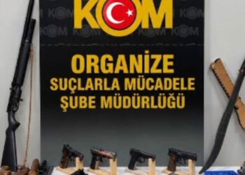 İzmir'de 'Sokaklar Güvende' operasyonuna 45 gözaltı