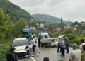 Otomobil ve hafif ticari araç çarpıştı: 1'i bebek, 7 yaralı