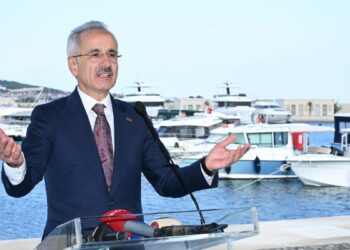 Bakan Uraloğlu: Denizcilik ödemelerinin yüzde 80'i kredi kartıyla çevrim içi yapılabiliyor