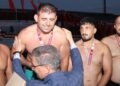 Uluslararası Pasinler Karakucak Güreşleri'nde Kenan Gör başpehlivan oldu
