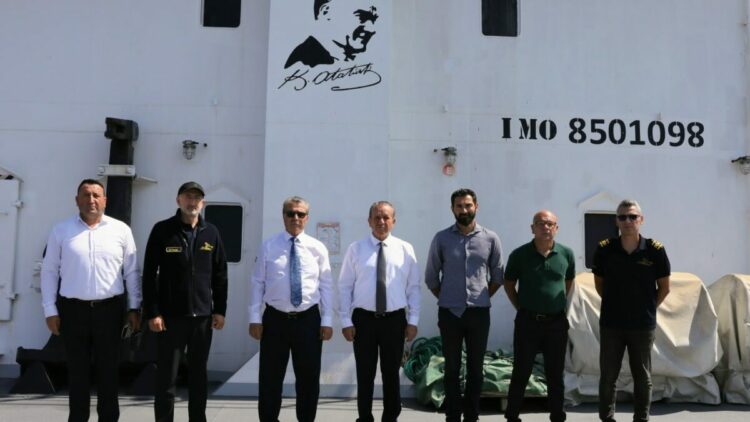 KKTC Başbakanı Üstel, Girne açıklarındaki arama çalışmalarını inceledi