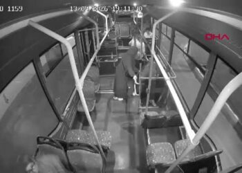 Otobüste fenalaşan yolcuyu güzergahını değiştirip hastaneye yetiştirdi
