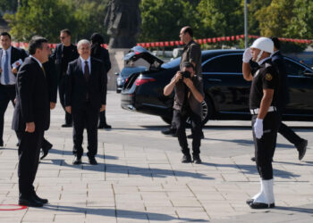 Cevdet Yılmaz: Sosyal medya aslında bizleri yalnızlaştıran, toplumdan koparan bir medya