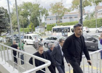 'Kurtlar Vadisi' dizisinin senaristleri ifade vermek için Silivri Adliyesi'ne geldi