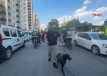 Adana'da okul önlerinde denetim gerçekleştirildi