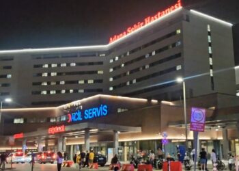Adana’da tabancayla başından vurulmuş halde bulunan çocuk, tedaviye alındı; ağabeyi tutuklandı