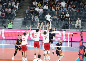A Milli Erkek Voleybol Takımı, Romanya'ya kaybetti