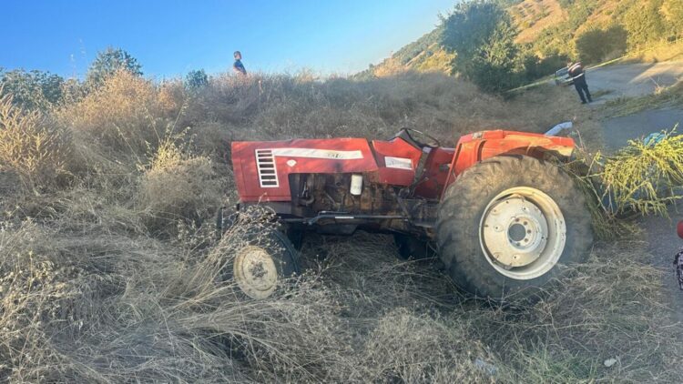 Devrilen traktörün altında kalarak hayatını kaybetti