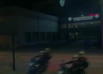 Fuhuş operasyonunda aracı ve mağdurun annesi tutuklandı