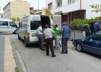 Yalnız yaşadığı evinde ölü bulundu