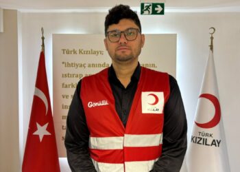 Pakistan'daki afette yardım aldığı Türk Kızılay'ın 17 yıl sonra gönüllüsü oldu