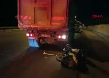 Kamyona çarpan motosiklet sürücüsü yaralandı