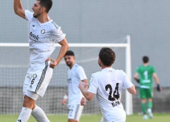 Altay'da Ceyhun Gülselam futbolu bıraktı