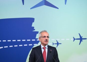52 havalimanının dijital rehberi 'cep'te