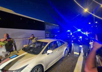 İzmir Otoyolu'nda zincirleme kaza: 11 yaralı