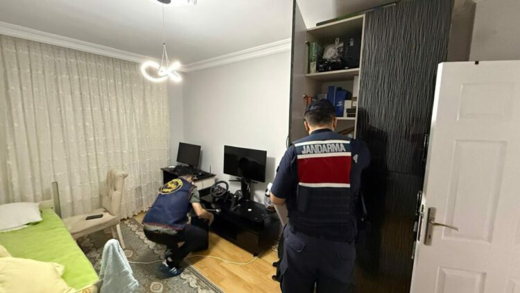 MİT koordinesinde yazılım şirketine yasa dışı veri sorgulama operasyonu: 5 gözaltı