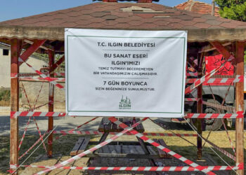 Belediye kirli bırakılan kameriyeyi 7 gün süreyle kullanıma kapattı