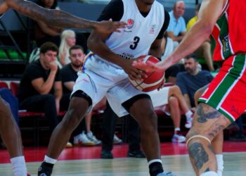 Karşıyaka özel maçta Petkimspor'a mağlup