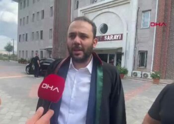 Oğullarının katiline 26 yıl hapis kararını, 'yaşasın adalet' diyerek alkışladılar