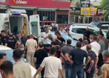 Cadde ortasında silahlı kavga; 2’si yoldan geçen 3 kişi yaralandı