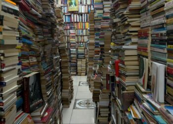Dijital çağda sahaflık; 45 metrekarelik dükkandaki 35 bin kitap okuyucusunu bekliyor