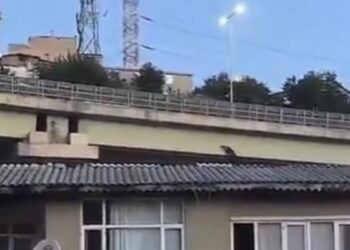 Kağıthane’de viyadük altında gördüğü kişiden şüphelenip canlı yayın yaptı; asılsız ihbardan ceza yazıldı