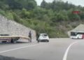 Otomobil istinat duvarına çarptı; müzik öğretmeni Cansu öldü, kayınpederi ve bebeği yaralandı