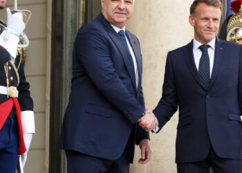 Lübnan Cumhurbaşkanı Avn, Fransa Cumhurbaşkanı Macron ile görüştü