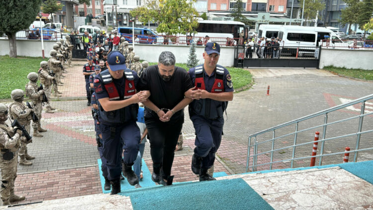 Konya merkezli 12 ilde yasa dışı bahis operasyonu: 22 kişi gözaltında