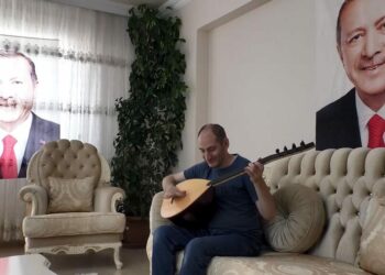 Görme engelli Abdullah, Erdoğan hayranlığını bestesiyle anlattı