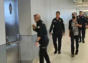 Hasan Atilla Uğur İstanbul Havalimanı'nda gözaltına alındı / Görüntüyle