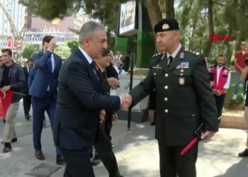 Mardin’de, 47 metrelik Türk bayrağıyla 'Gaziler Günü' yürüyüşü