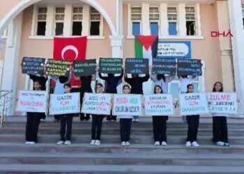 Çocuklardan Gazze’ye gökyüzünden uçurtmalı barış çağrısı
