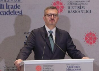 İletişim Başkanı Duran: Türkiye darbelere ve darbecilere milli iradenin vesayet altına alınmasına asla izin vermeyecektir
