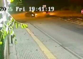 Osmaniye'de 2 otomobilin çarpışması kamerada; 3 yaralı