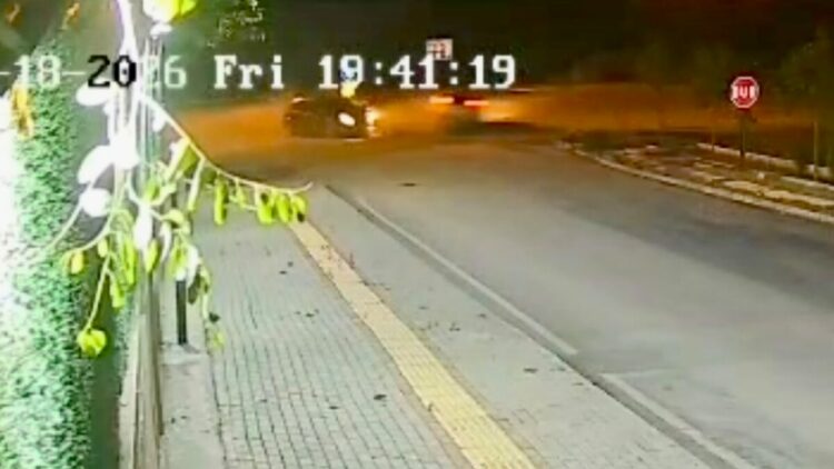 Osmaniye'de 2 otomobilin çarpışması kamerada; 3 yaralı