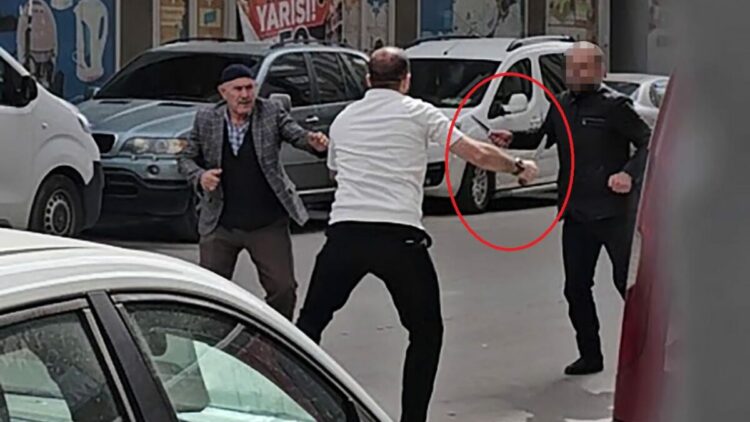 Babasını darbeden kişiyi tabancayla bacağından yaraladı; o anlar kamerada