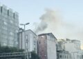 Beyoğlu’nda iş yeri yangını söndürüldü