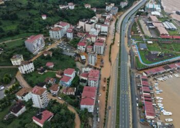Rize’de sağanak, sel ve taşkınlara yol açtı