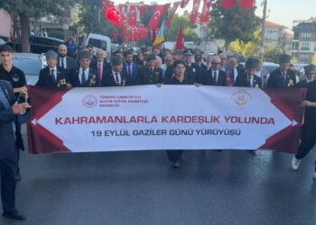 Avcılar’da 19 Eylül Gaziler Günü dolayısıyla yürüyüş düzenlendi