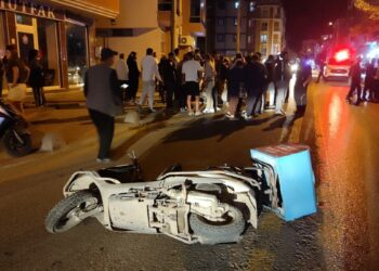 Edirne’de motosiklet yayaya çarptı; 1’i ağır, 2 yaralı