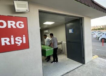 5 metre yükseklikten düşen elektrik ustası öldü