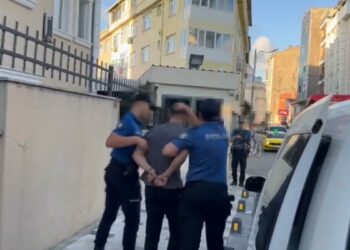 Şişli’de sokaktaki tartışmada Atatürk’e hakaret eden şüpheli yakalandı