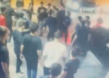 Bağcılar'da sanal medya tartışması bıçaklı kavgaya dönüştü: 2 yaralı