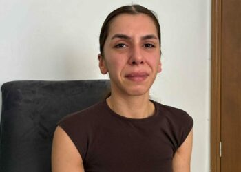 Eşinin boğazına bıçak dayayan sanığa 11,5 yıl hapis istemi