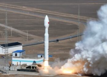 Çin, ‘Lijian-1’ roketiyle 9 uyduyu uzaya gönderdi