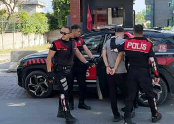 Avcılar’da metruk binada uyuşturucu operasyonu: 2 gözaltı