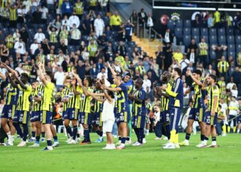 Eyüpspor’u farklı geçen Fenerbahçe milli araya moralli girdi